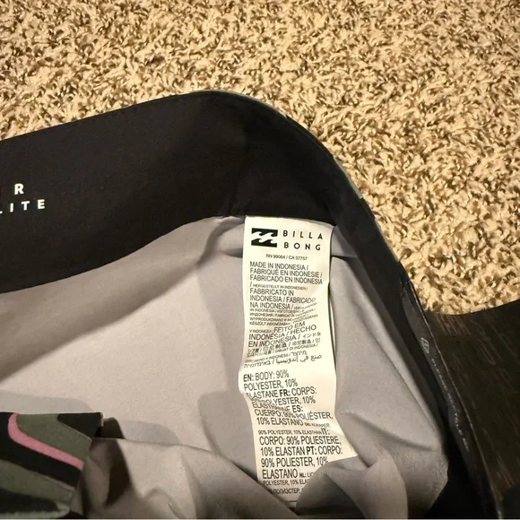 Billabong Black and Green Airlite Patterned Board Shorts - Picture 5 of 7